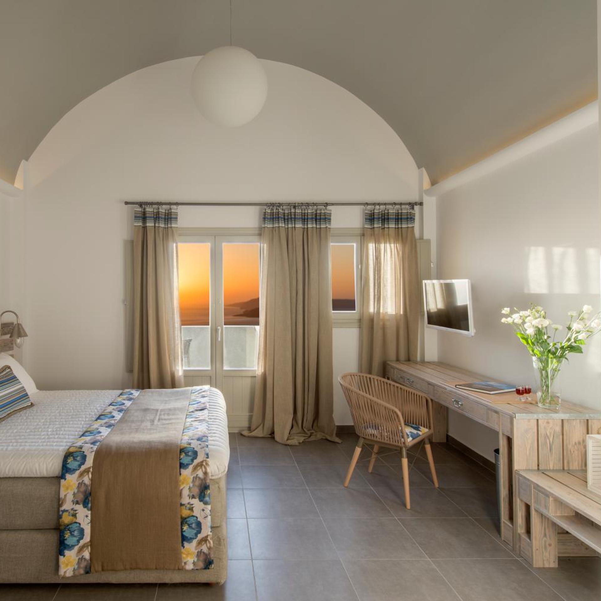 Caldera, Junior Suite, Deluxe, Sunset View, Outdoor Jetted Tub