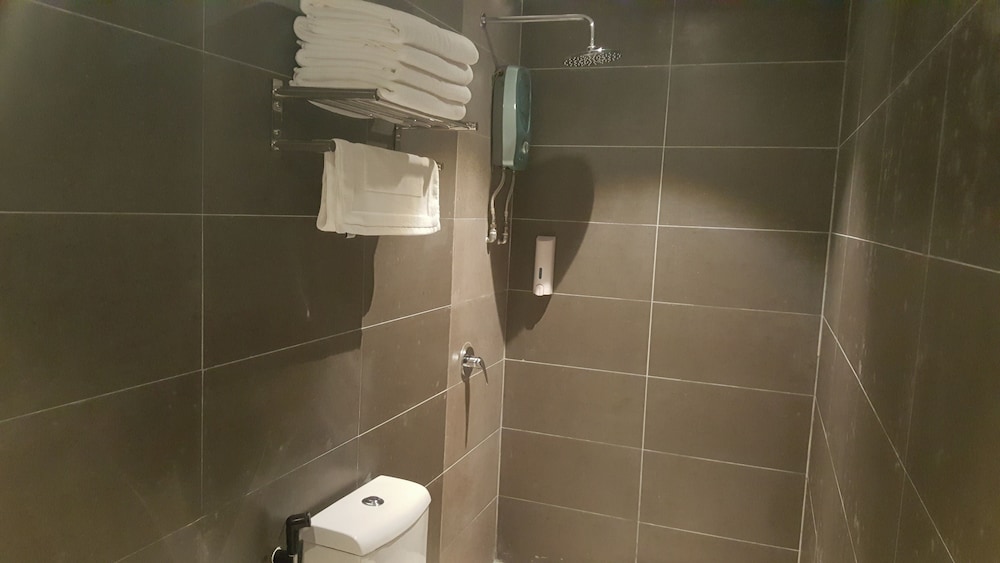 9 Square Hotel - Sri Kembangan 8/38