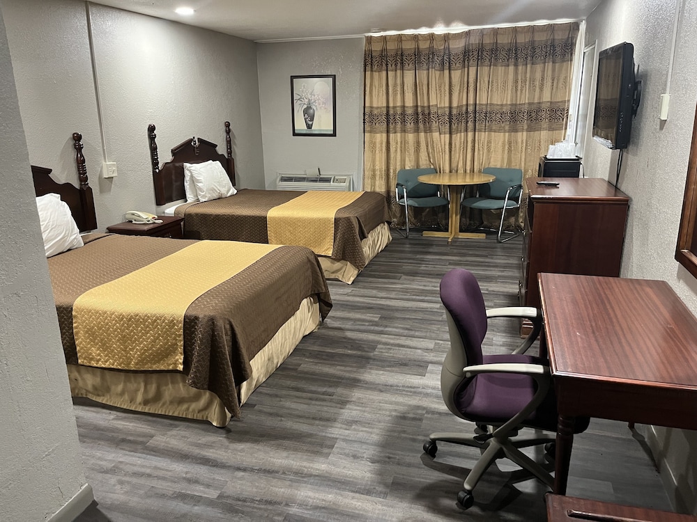 Mid Towne Inn Suites San Antonio 28/43