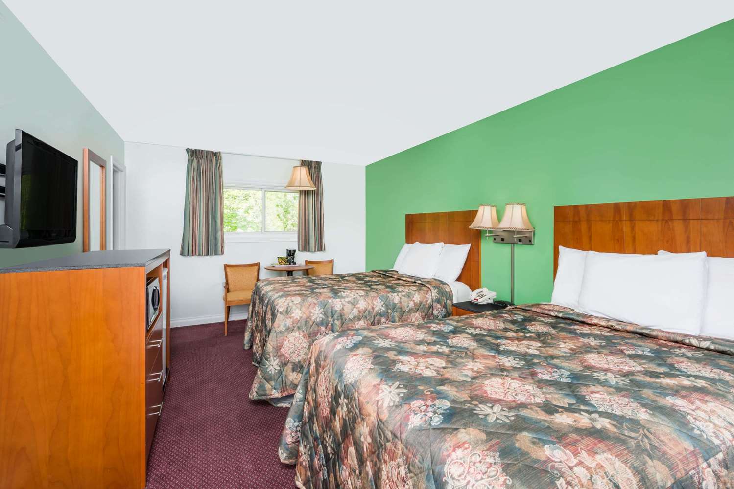 Knights Inn Arnprior 11/34