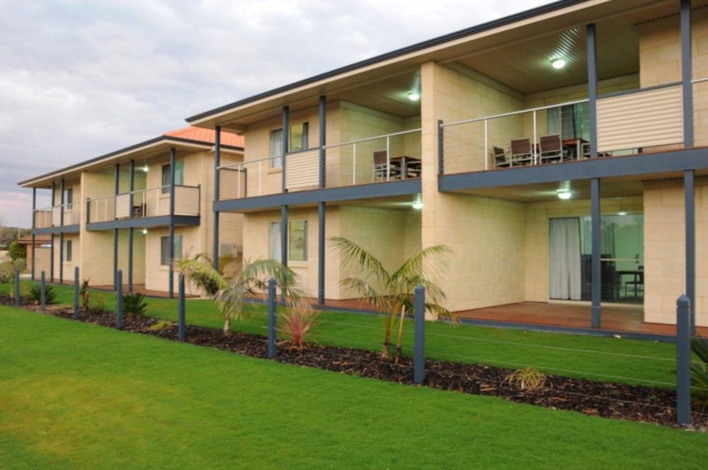 Pinnacles Edge Resort 2/48