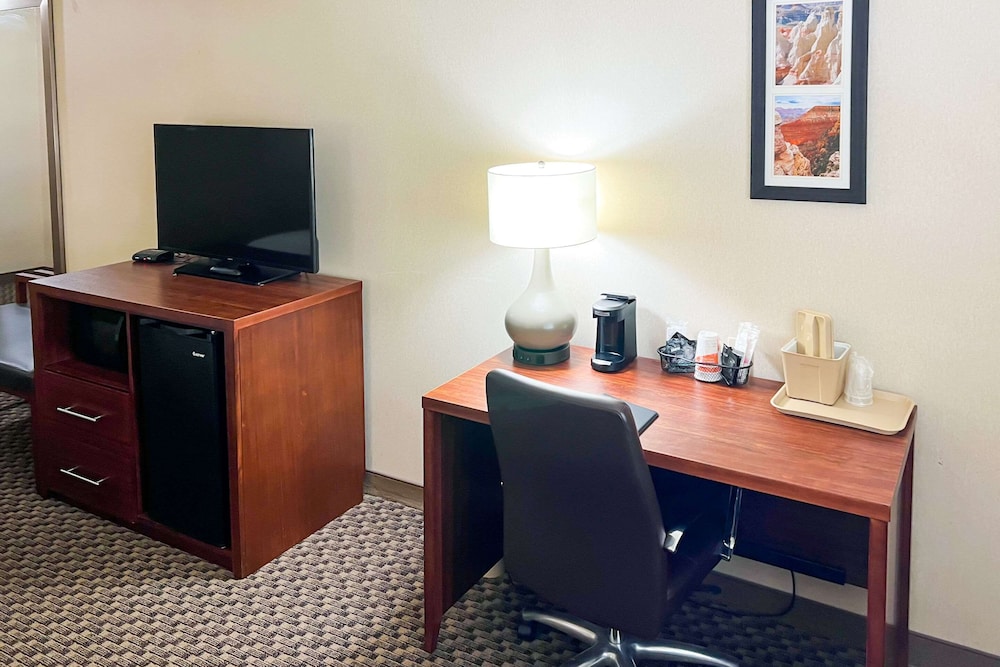 Comfort Inn And Suites Thatcher 70/79