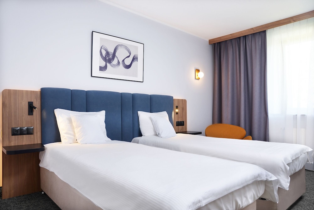 COMFORT, TWIN BEDS