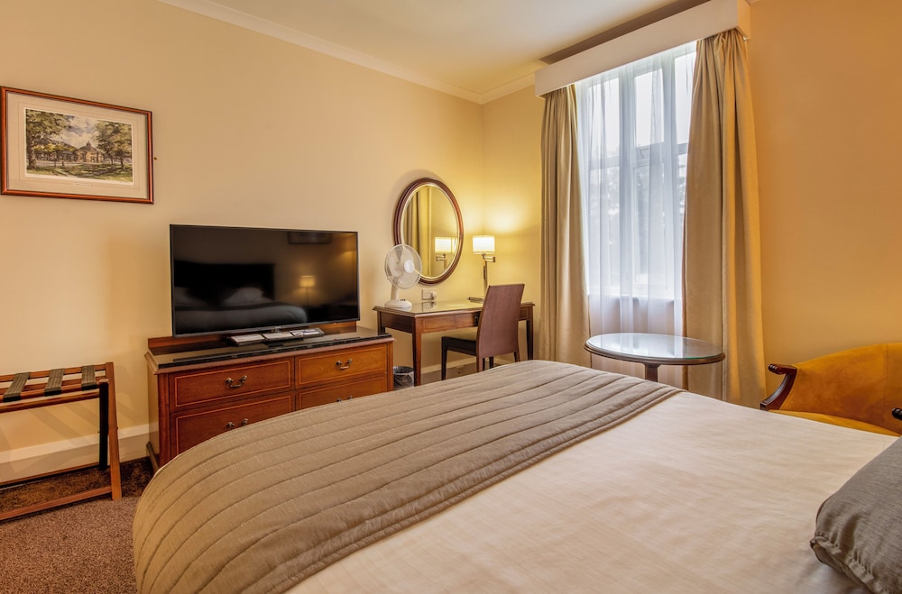 Hollins Hall Hotel, Spa & Golf 18/60