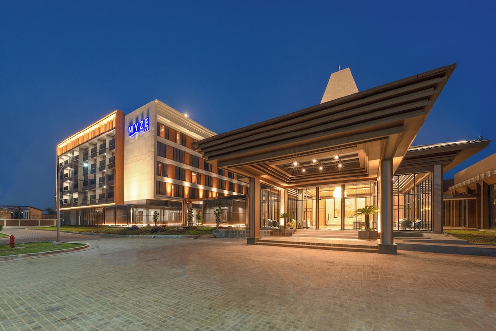 Myze Hotel Sumenep 20/22