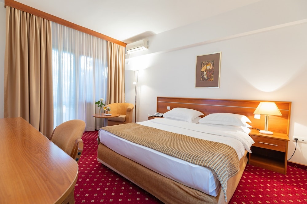 HOTEL M 9/39
