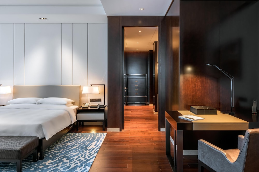 Hyatt Regency Shanghai Global Harbor 28/75