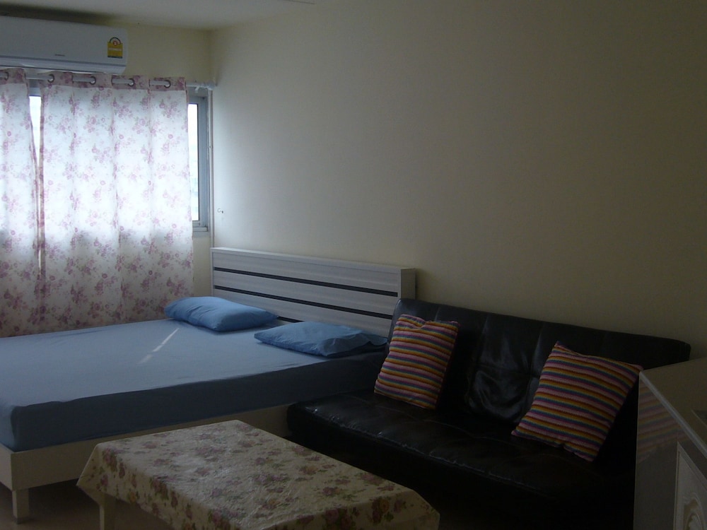 Impact Muang Thong Thani Service Condo 17/28