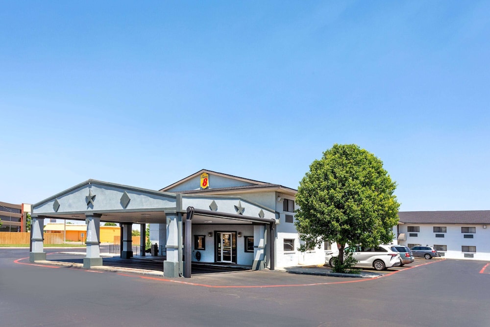 Super 8 By Wyndham Amarillo Central Tx 3/57