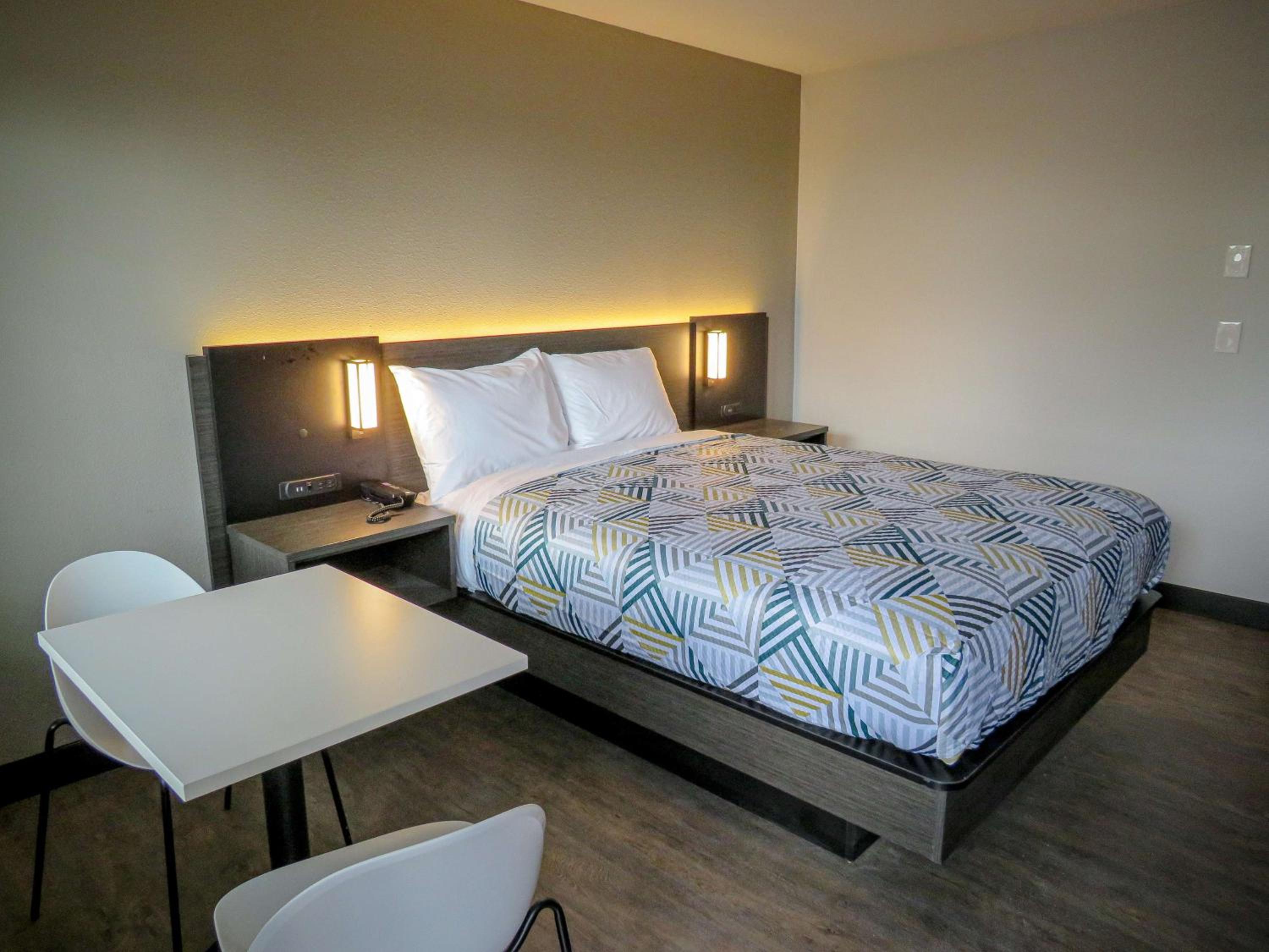 Room at Motel6 Tigard, OR - Portland Southwest, TIGARD - OR