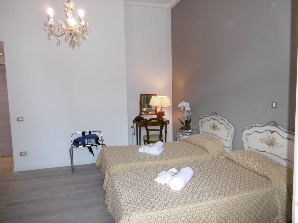 VILLA MARIA HOTEL 29/70
