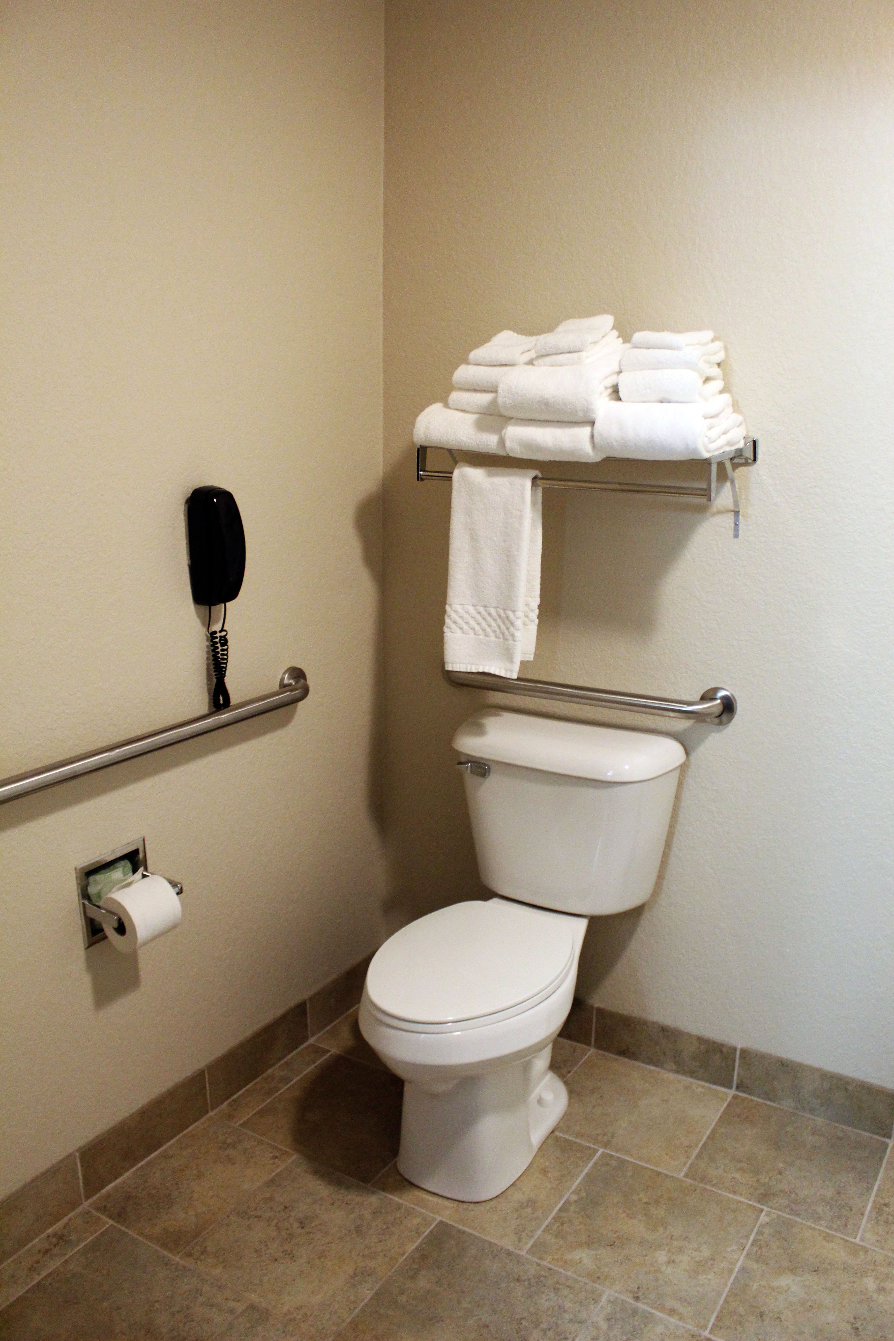 Boulders Inn Amp Suites Oak Ridge 46/50