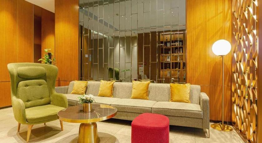 Borrman Hotel (Wuchuan) 34/52