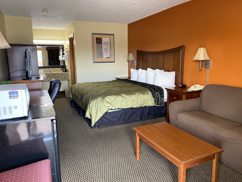 Rodeway Inn Baxley, GA 31/86