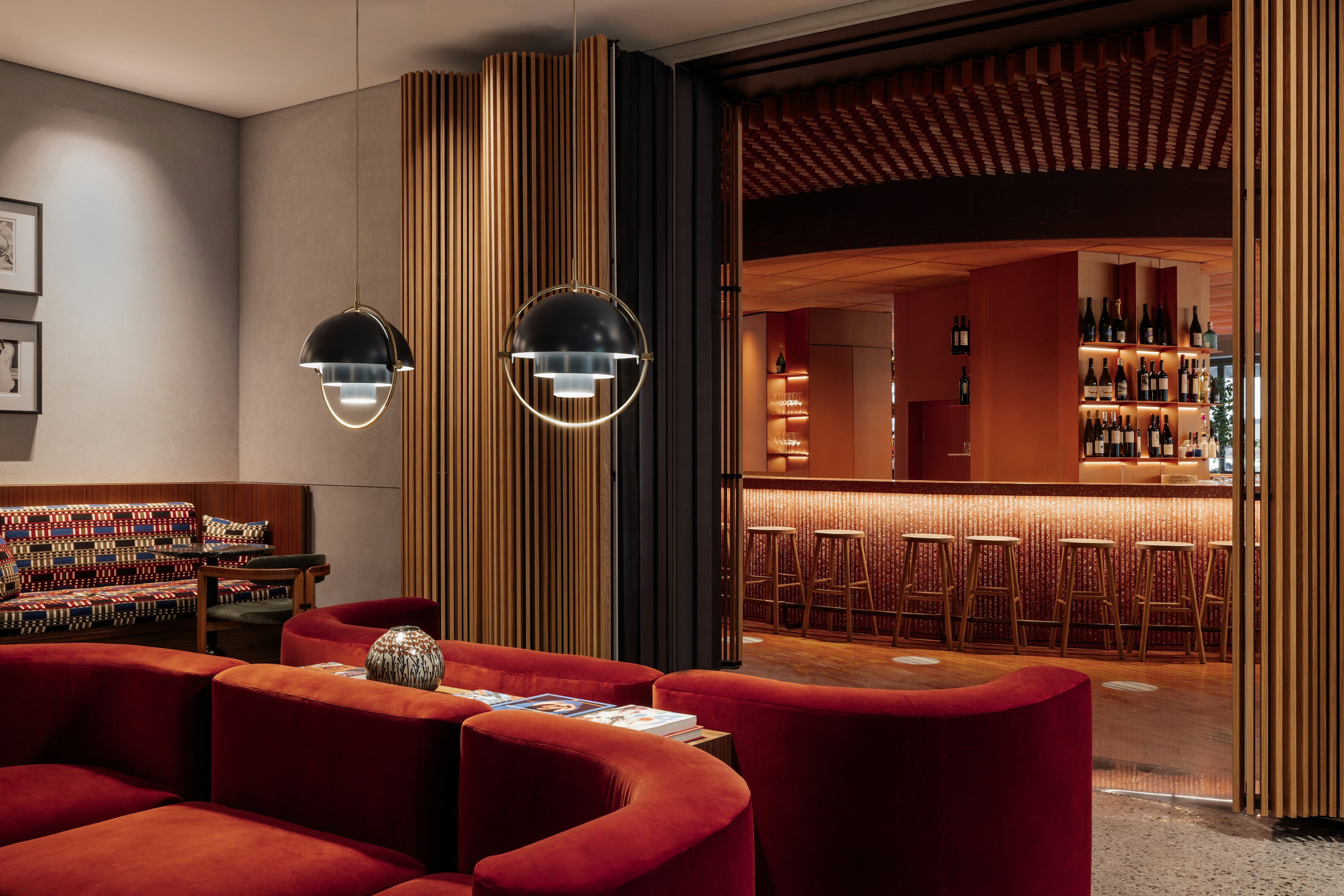 Perianth Hotel 45/61