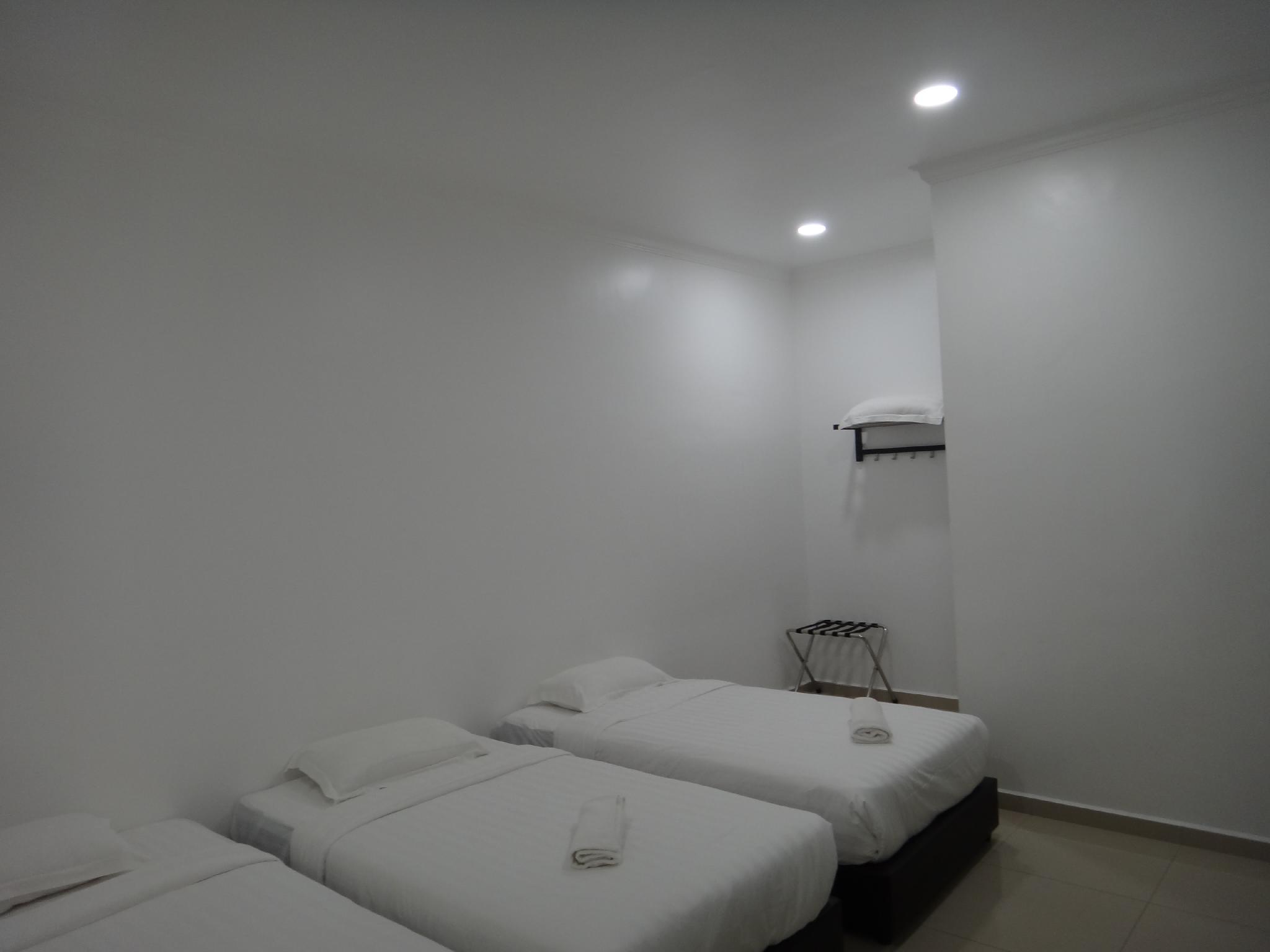 Standard, Triple, 3 Beds, No Window
