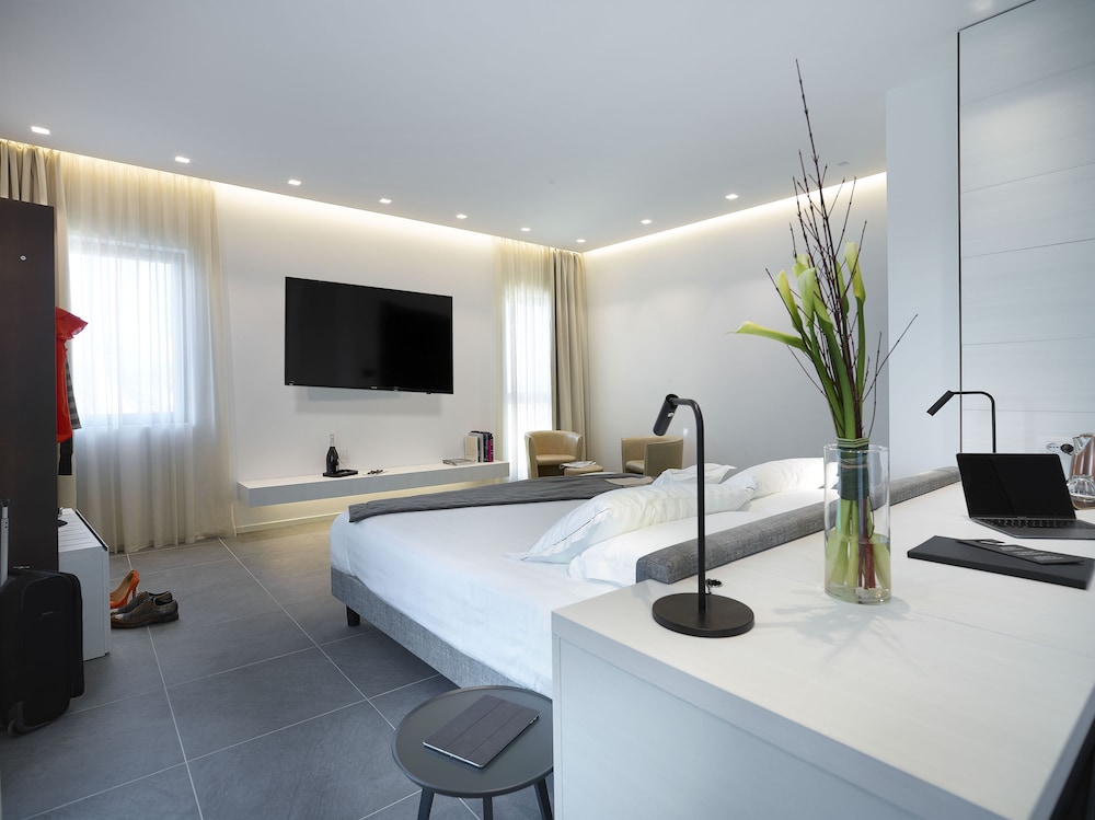 Boutique Hotel Touring 26/68