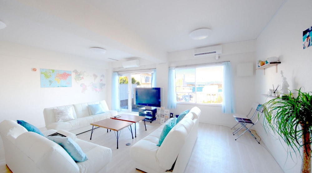 White Beach House 28/44