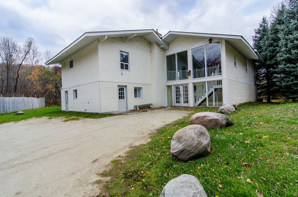 Claire Glen Chalet 45/50
