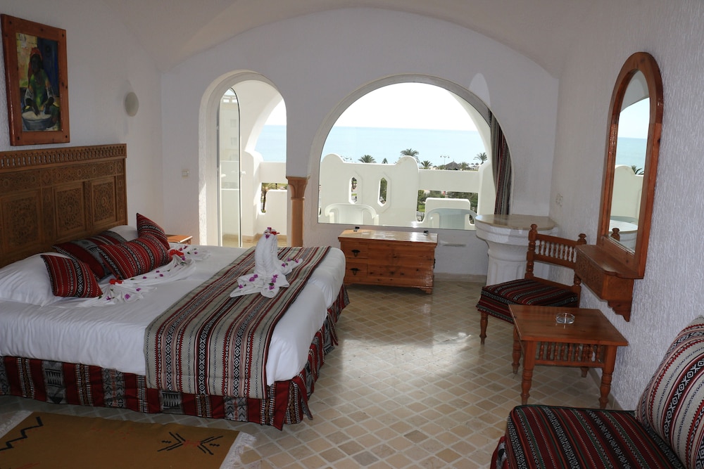 Lella Baya And Thalasso 22/71