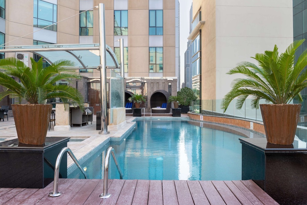 swimming pool spa