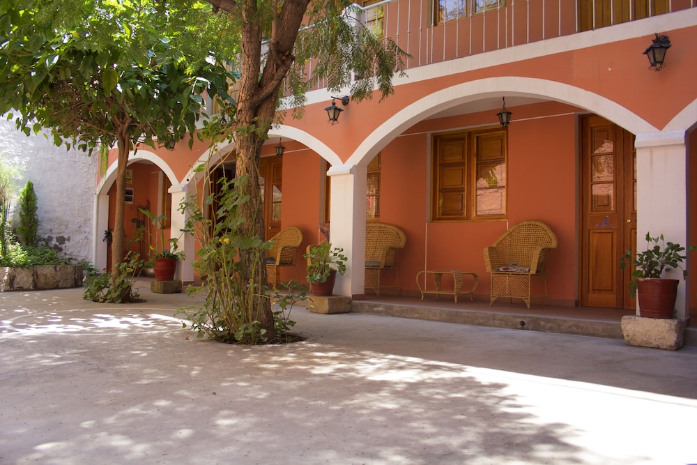 POSADA NUEVA ESPANA 10/59