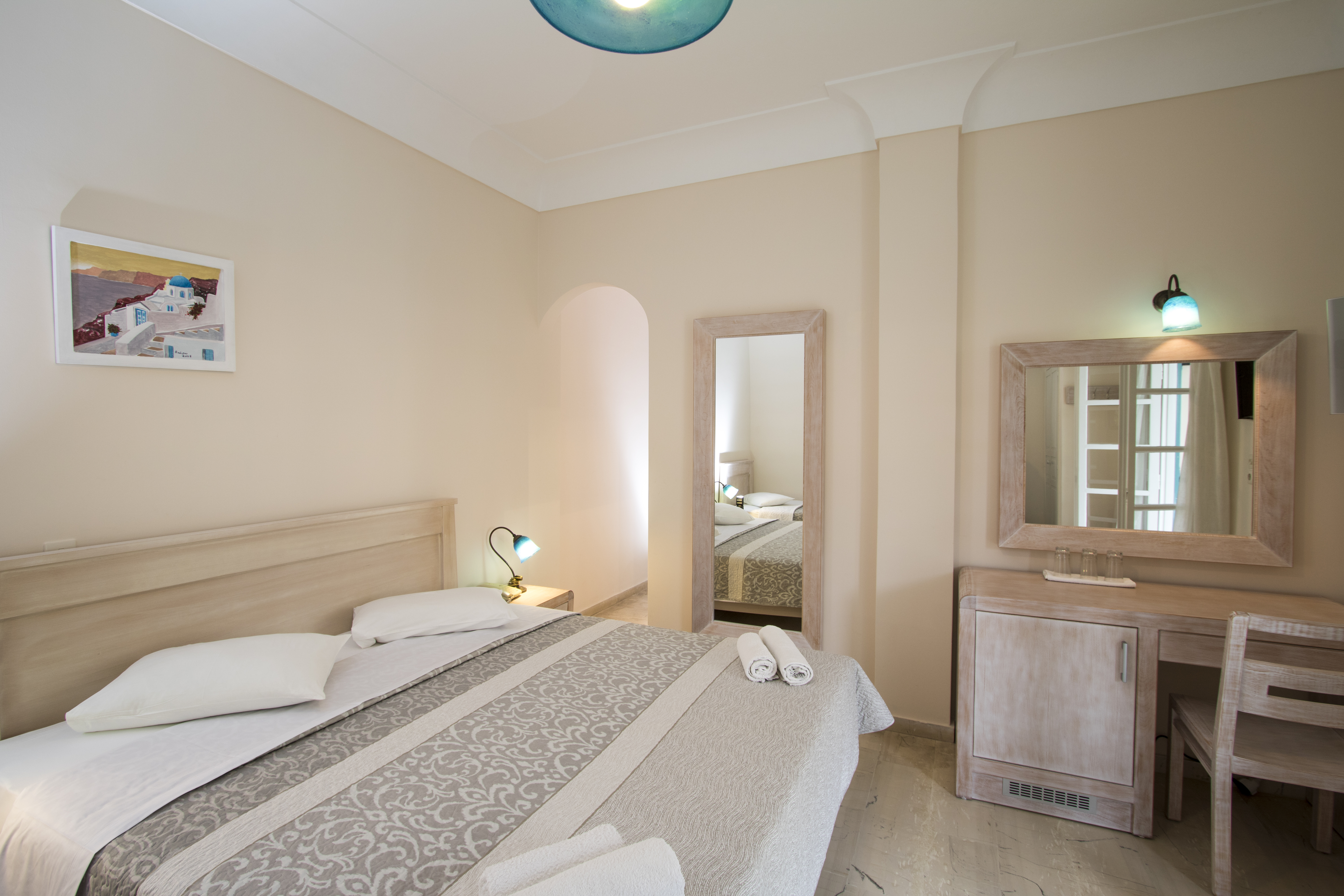 ROOM, SINGLE