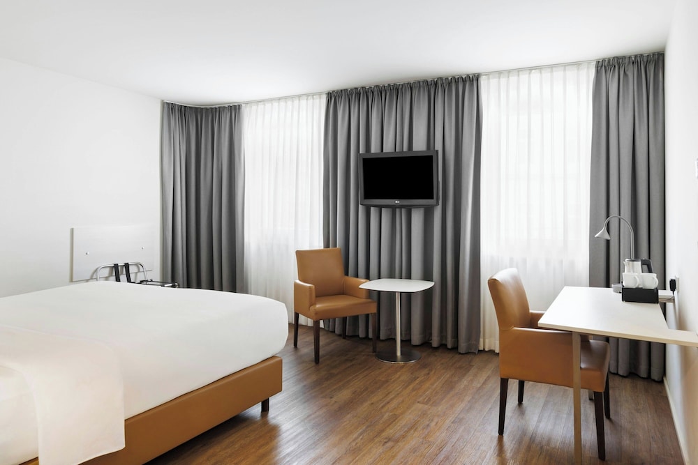 غرفة بسرير كينج بإطلالة على الفناء، Four Points Flex by Sheraton Vienna Hauptbahnhof 3/5