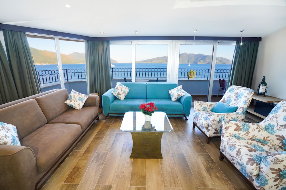 Aurasia Sea Side Hotel 42/63