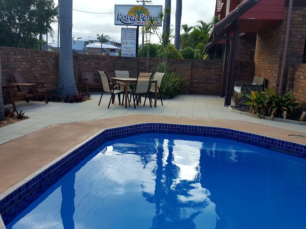 ROYAL PALMS MOTOR INN 72/76