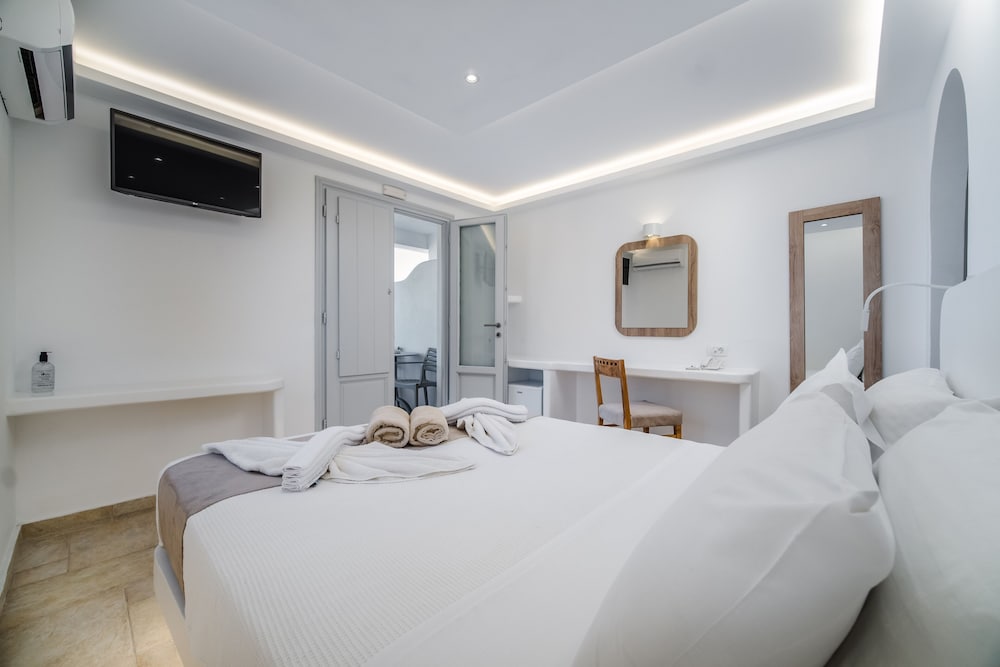 Serenita Luxury Suites 8/71