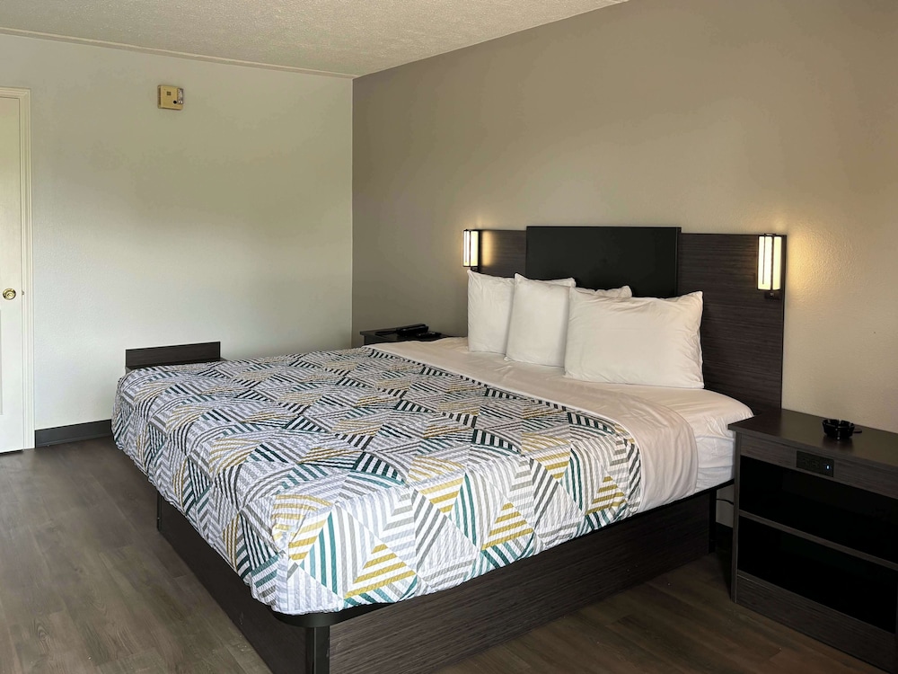 Motel6 Richmond, KY – EKU Campus Area 9/30