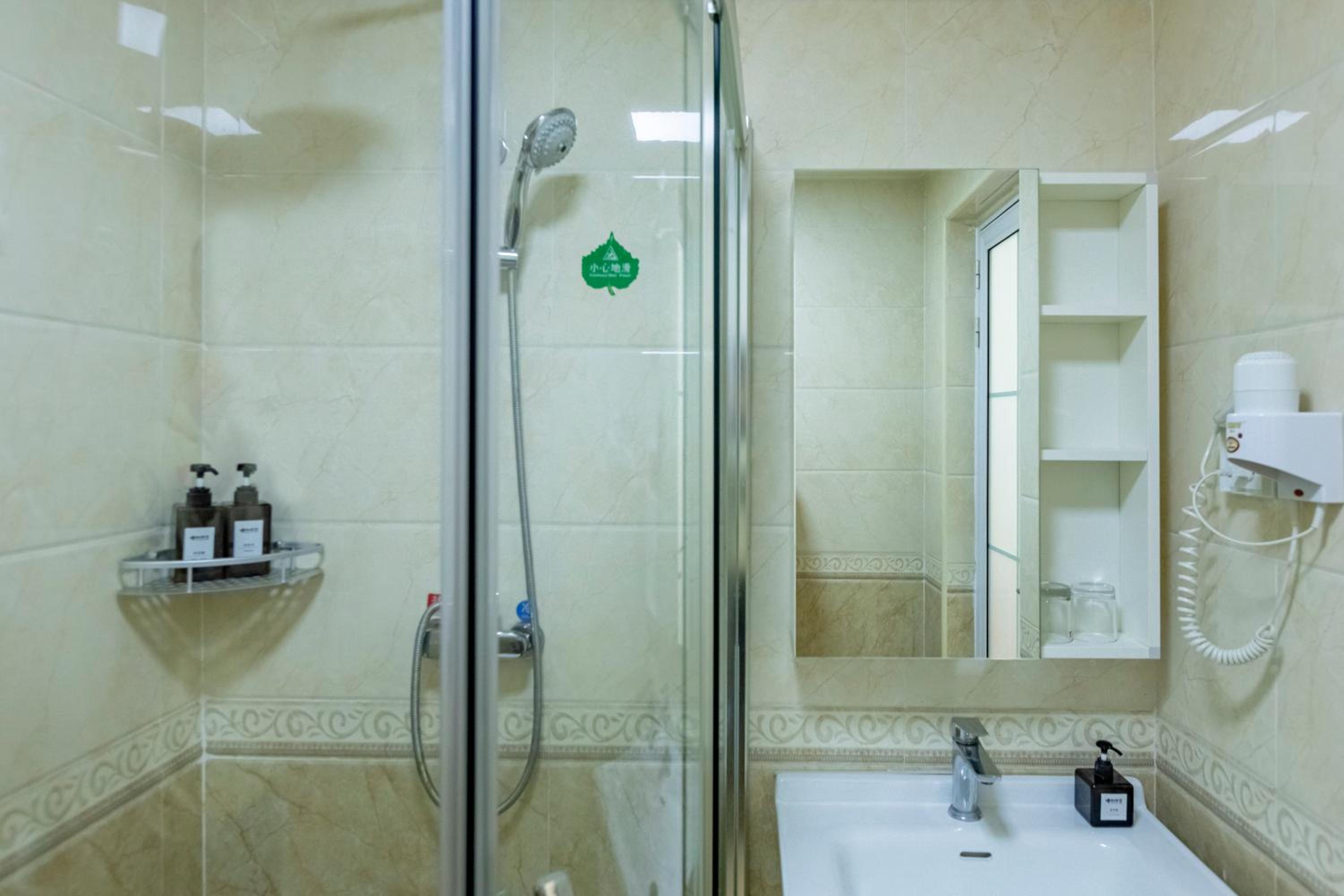 غرفة ديلوكس بسريرين منفصلين، Dragon King Hostel 8/8
