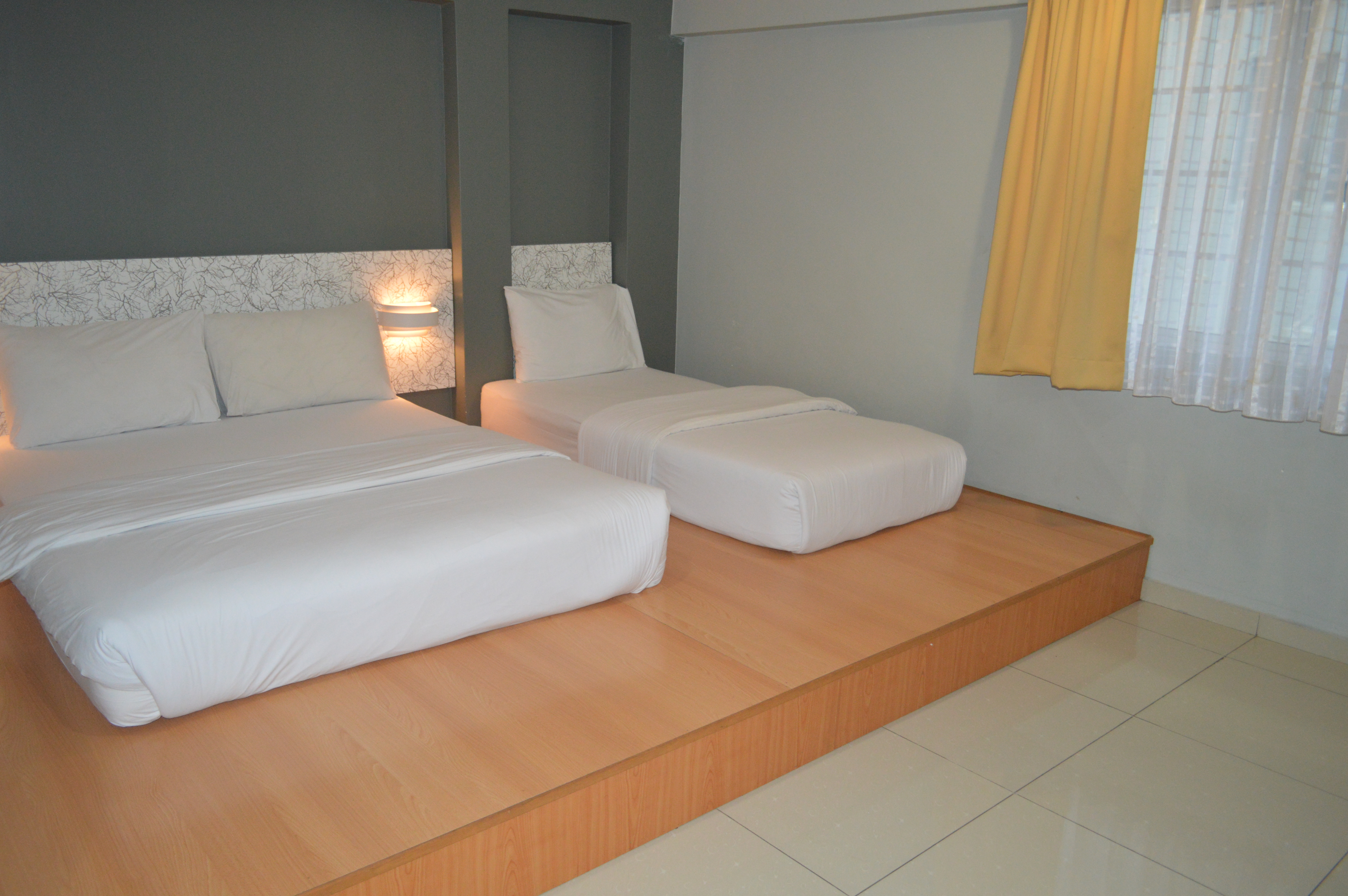Swing and Pillows at PJ SS2 8/19