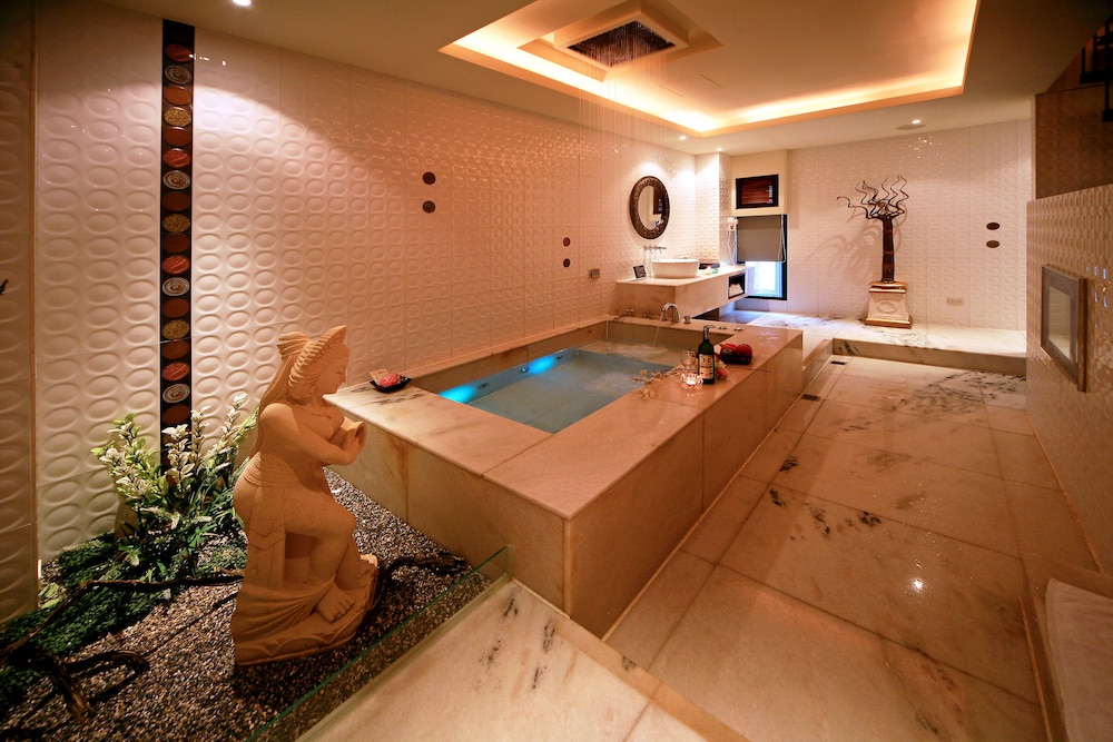 Fongchin Motel 22/44