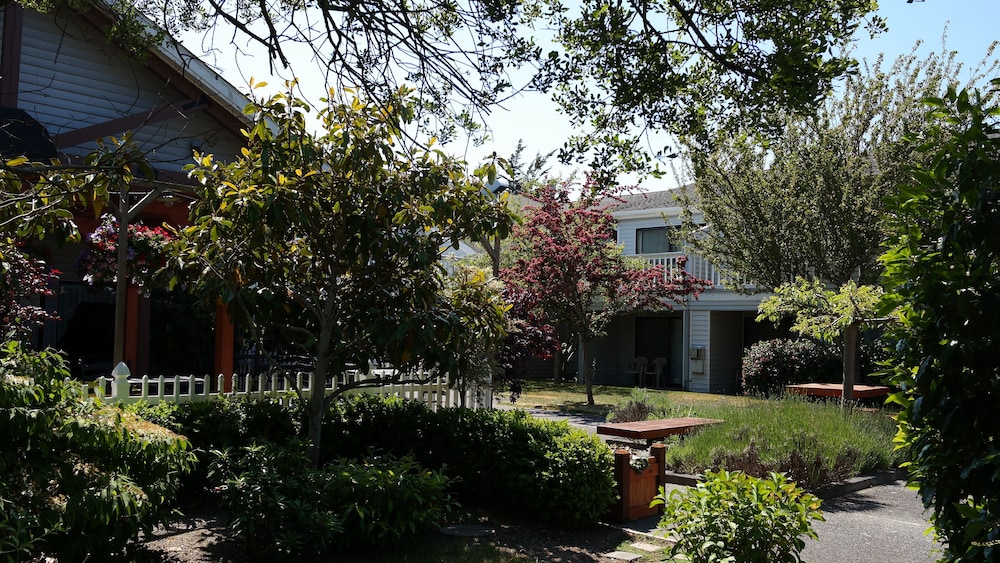 Friday Harbor Suites 3/31