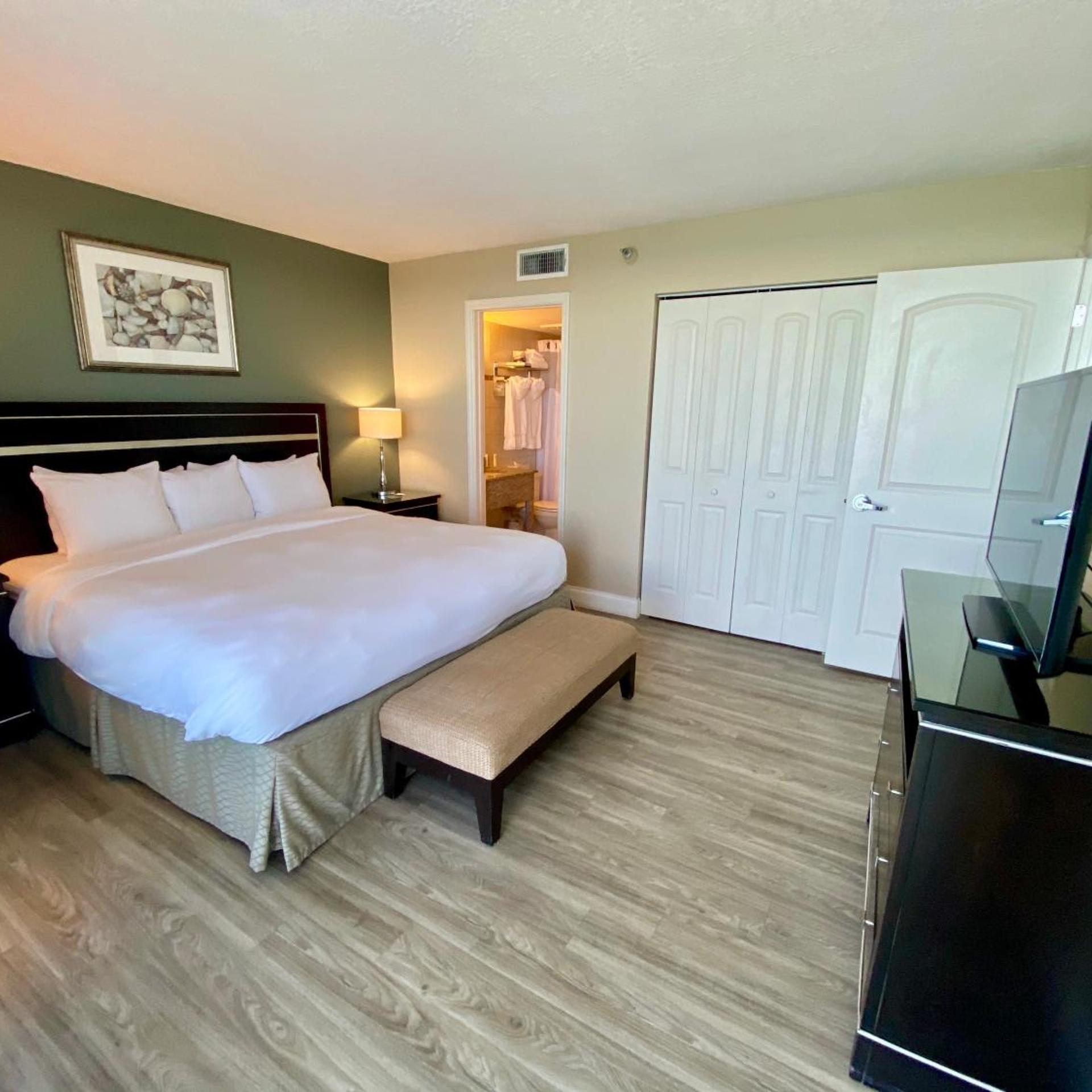 Premium, Suite, King Bed, Ocean Front, Sofa, Balcony, High Floor