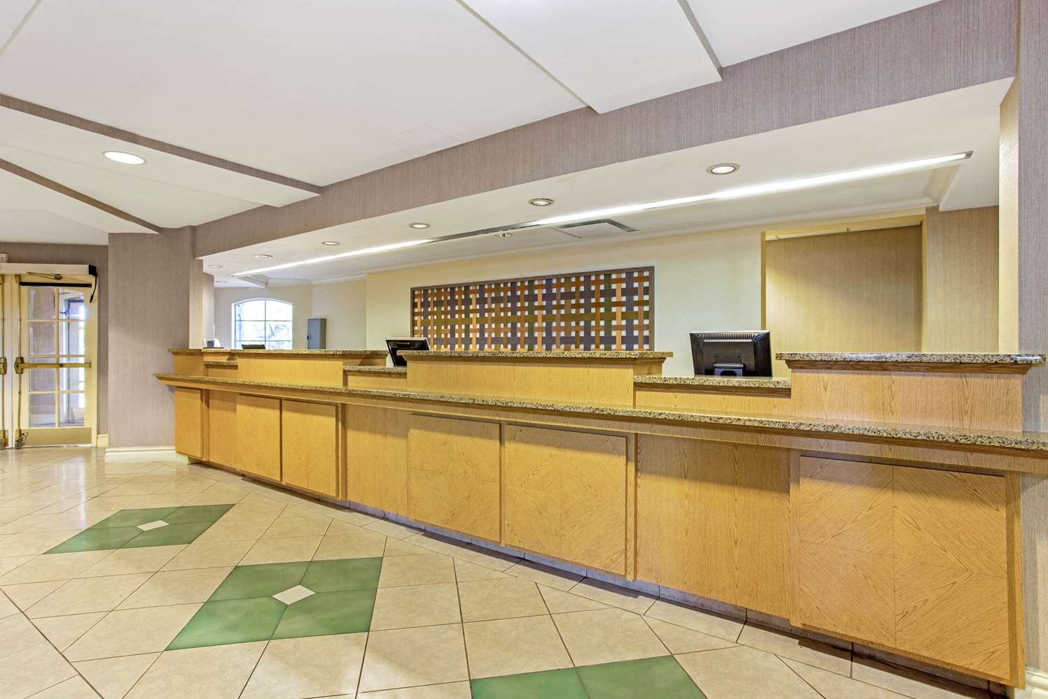 Lobby at La Quinta Inn and Suites by Wyndham Orlando I Drive/Conv Center, ORLANDO - FL
