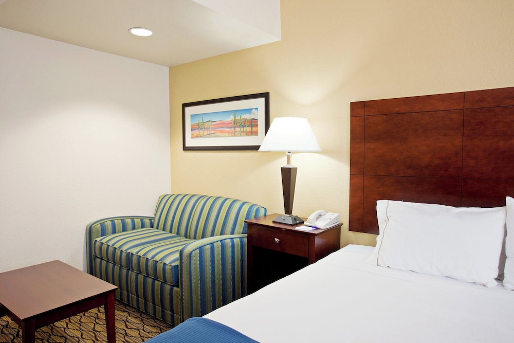 Holiday Inn Express Scottsdale North 16/40