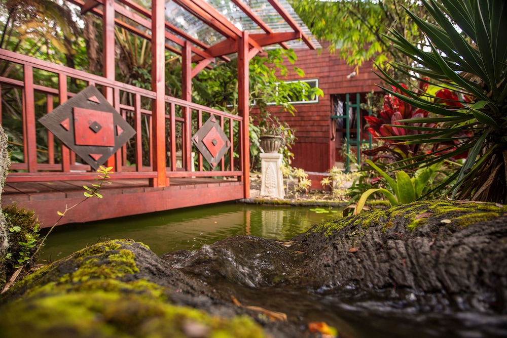 KILAUEA HOSPITALITY GROUP 56/69