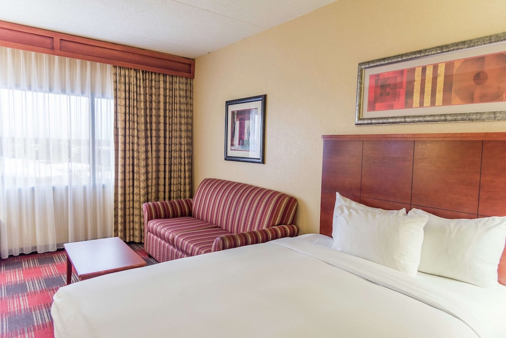 DoubleTree by Hilton Holland 7/48