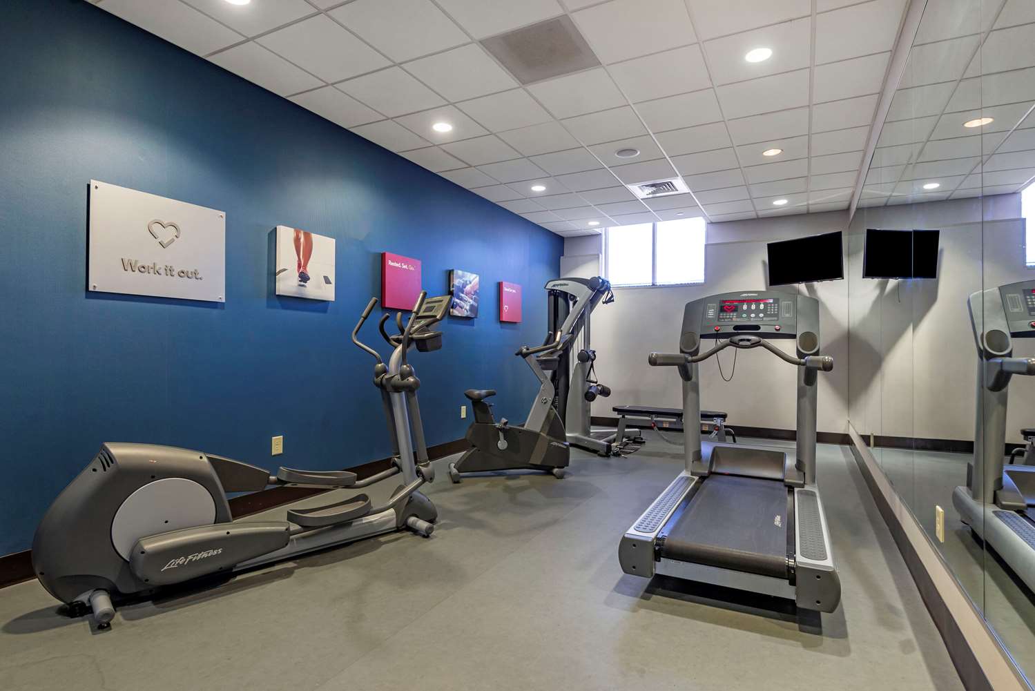 Comfort Suites Huntersville near Lake Norman 15/21