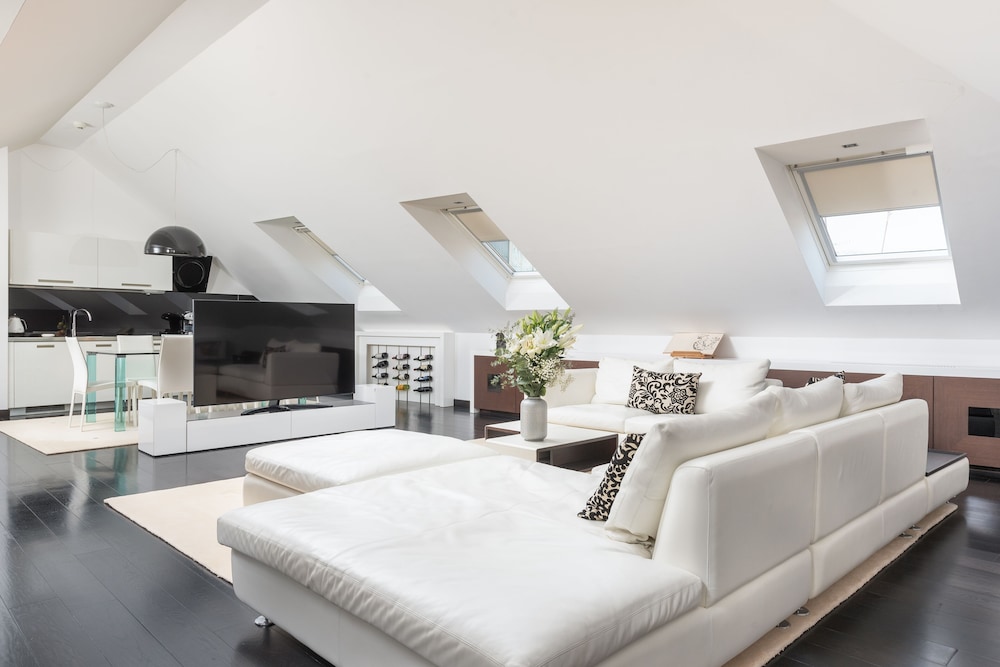 PENTHOUSE SUITE, OLD TOWN VIEW, HOT TUB, TERRACE