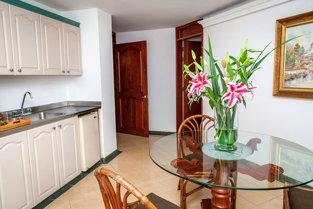 Casa Laureles Hotel 9/50
