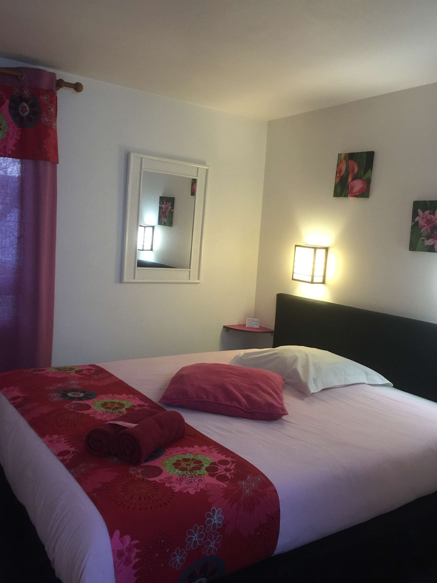 غرفة قياسية بسرير مزدوج، Kyriad Direct Saintes 5/10