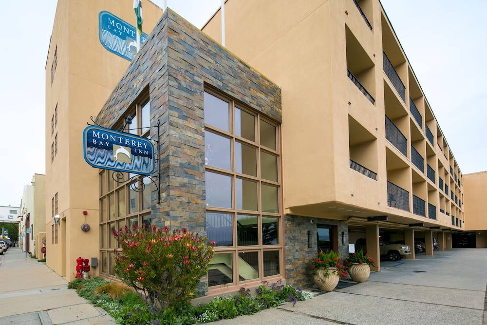 Monterey Bay Inn 4/44