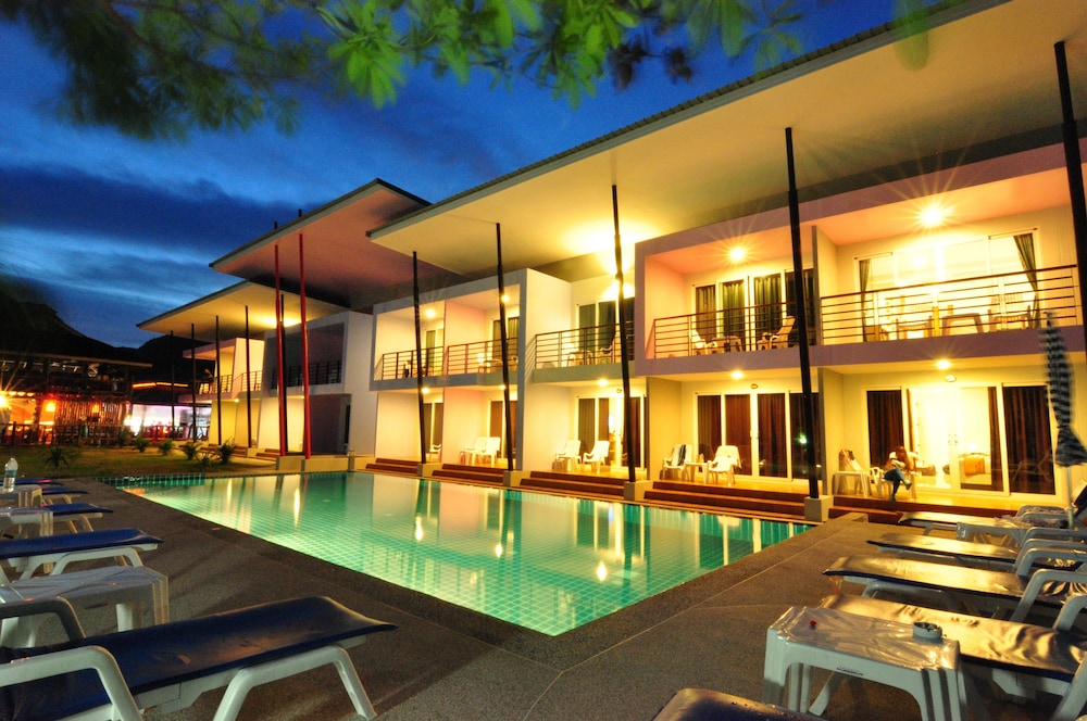 Phi Phi Anita Resort 6/76