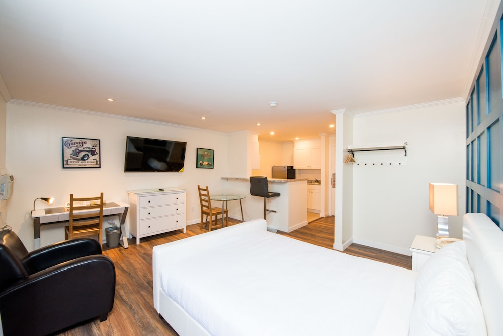 Cloud 9 Inn 34/72