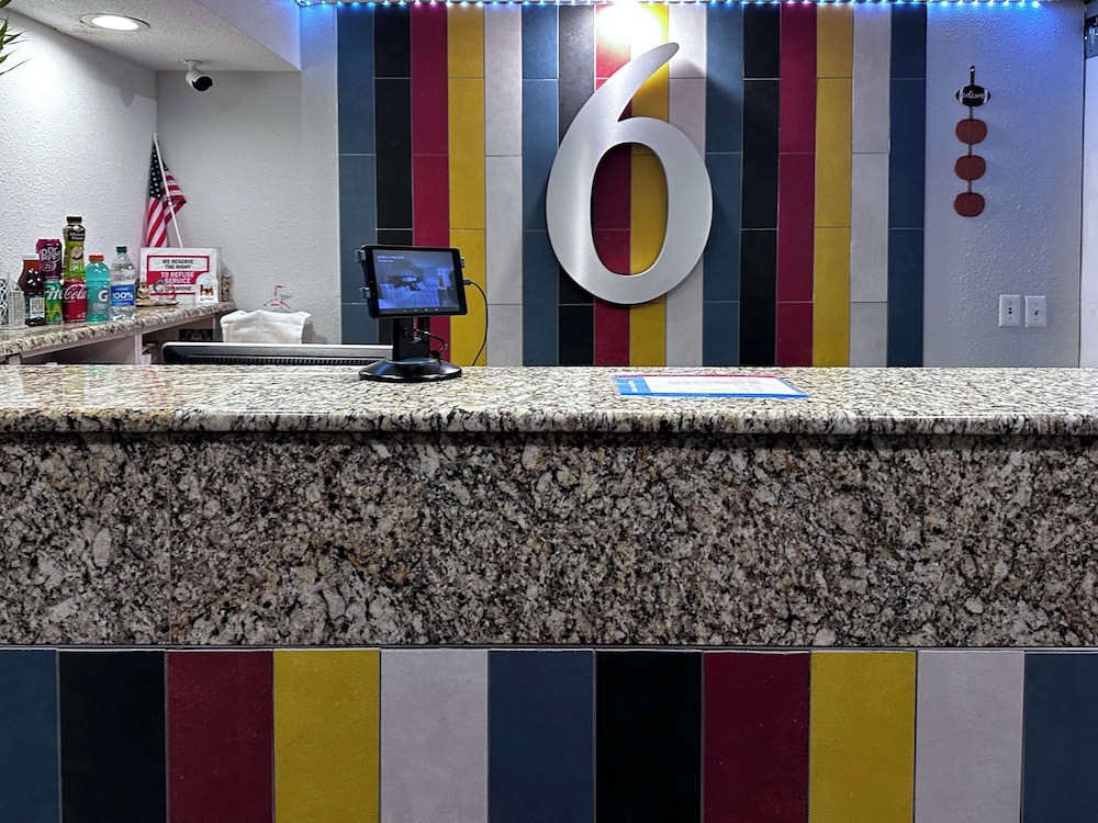 Lobby at Motel6 Pine Bluff, AR, PINE BLUFF - AR