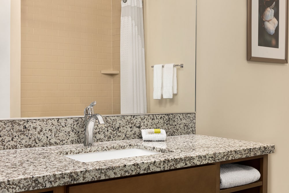 Candlewood Suites Safety Harbor 52/56